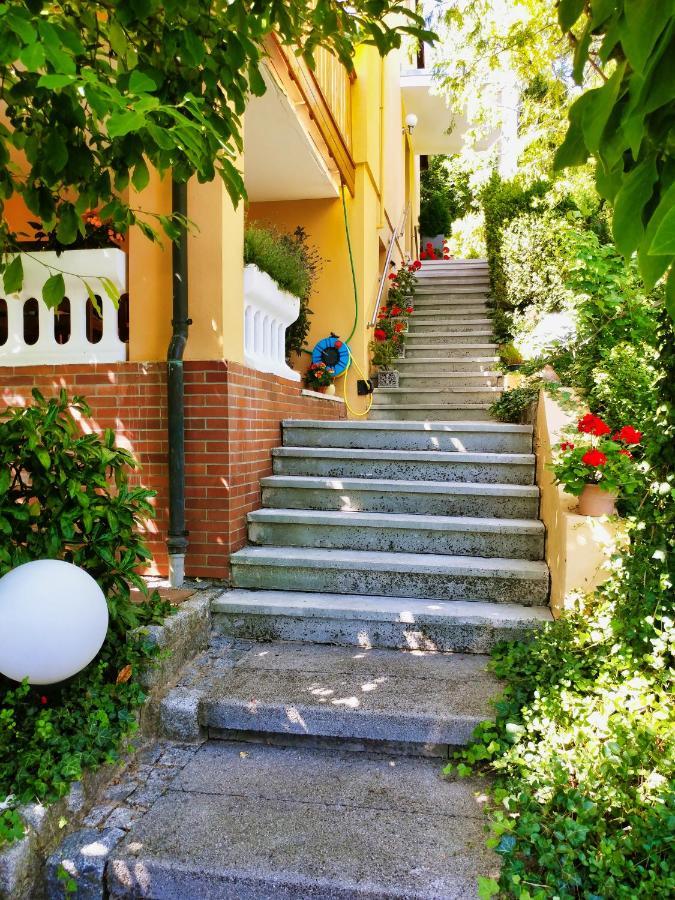 Mediterran-Skandinavisch - Outdoorwhirlpool Ganzjaehrig Burgthann Екстер'єр фото